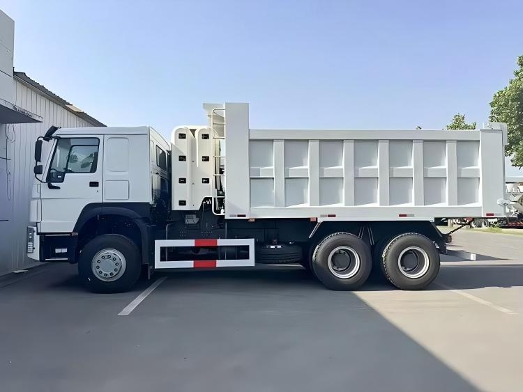 howo 6×4 white